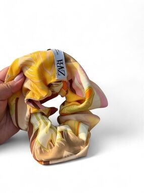 ZARA scrunchie